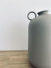 Load image into Gallery viewer, Flugen Vase