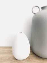 Load image into Gallery viewer, Harmie Vase - White