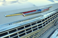 Load image into Gallery viewer, Chevy Impala 1963 White (Hire Price &amp; Pickup Only)
